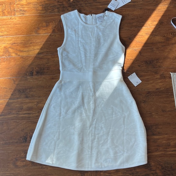 NWT Herve Leger Paris Ivory Sleeveless Mini Dress, size M - Picture 1 of 9